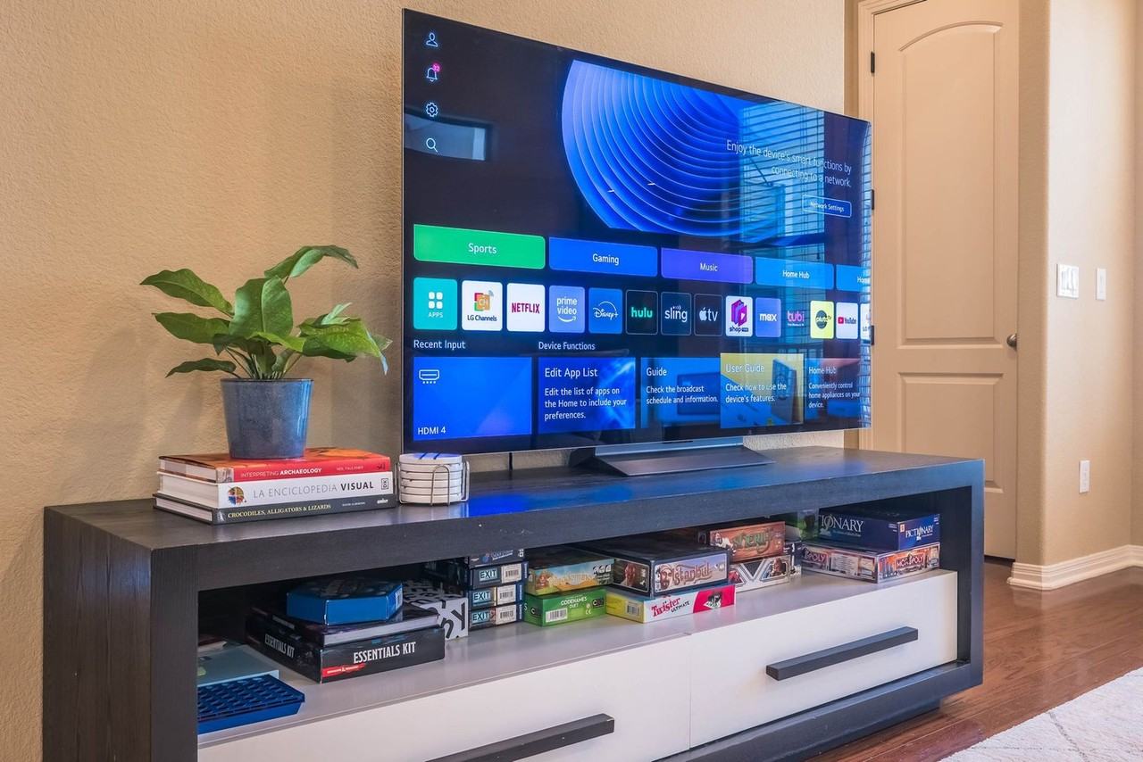 1115 Kinney Ave #1292406P - Photo 6 of 38