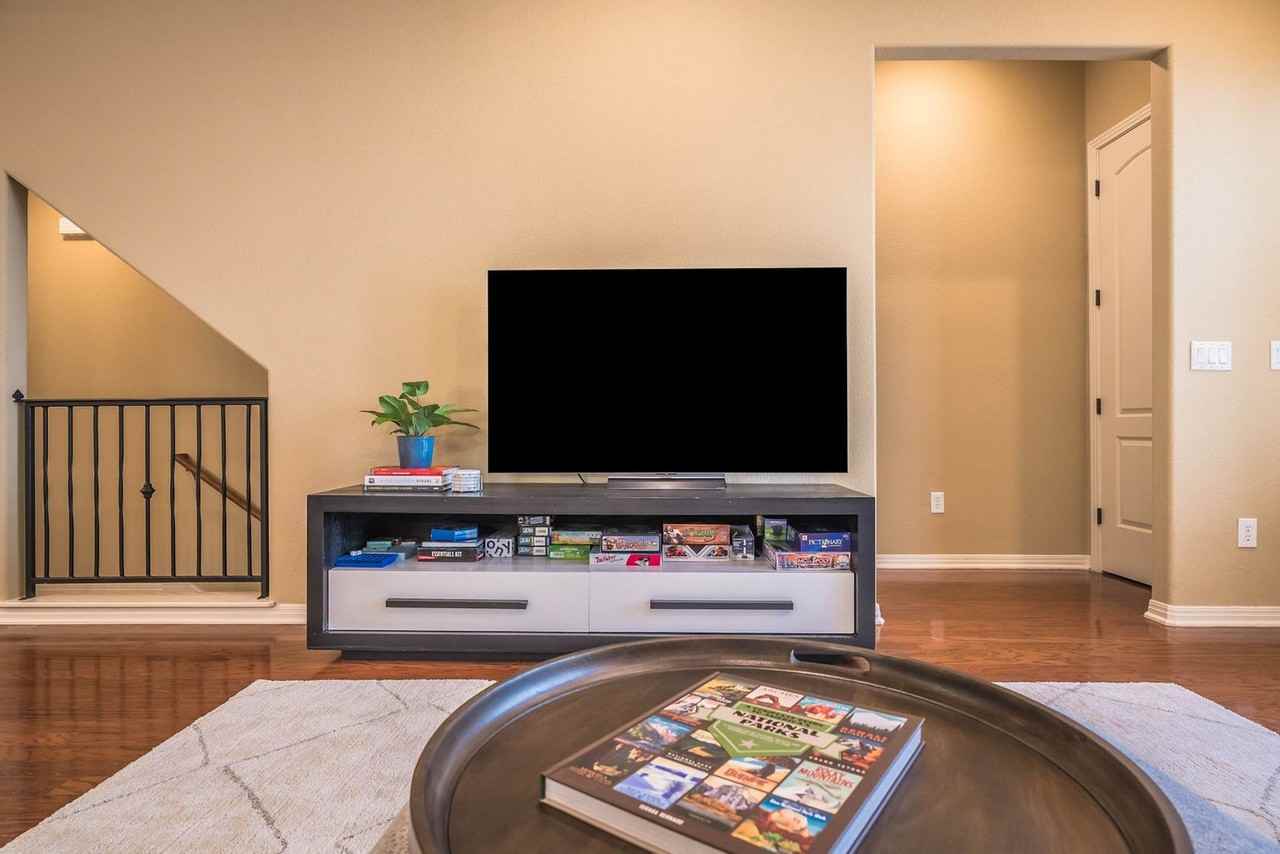 1115 Kinney Ave #1292406P - Photo 7 of 38