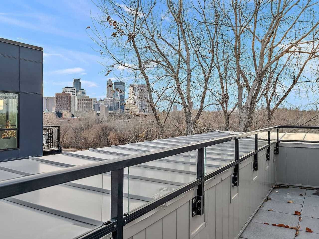 402 Northeast 2nd Street - Photo 3 of 78