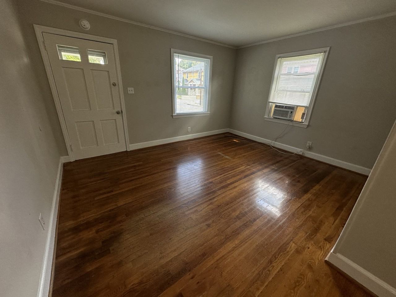 100 Shady Blvd - Photo 2 of 12