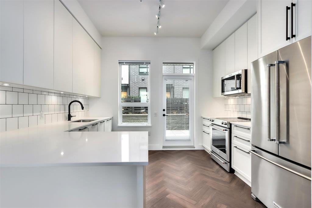 9733 University Crescent #6 - Photo 3 of 21