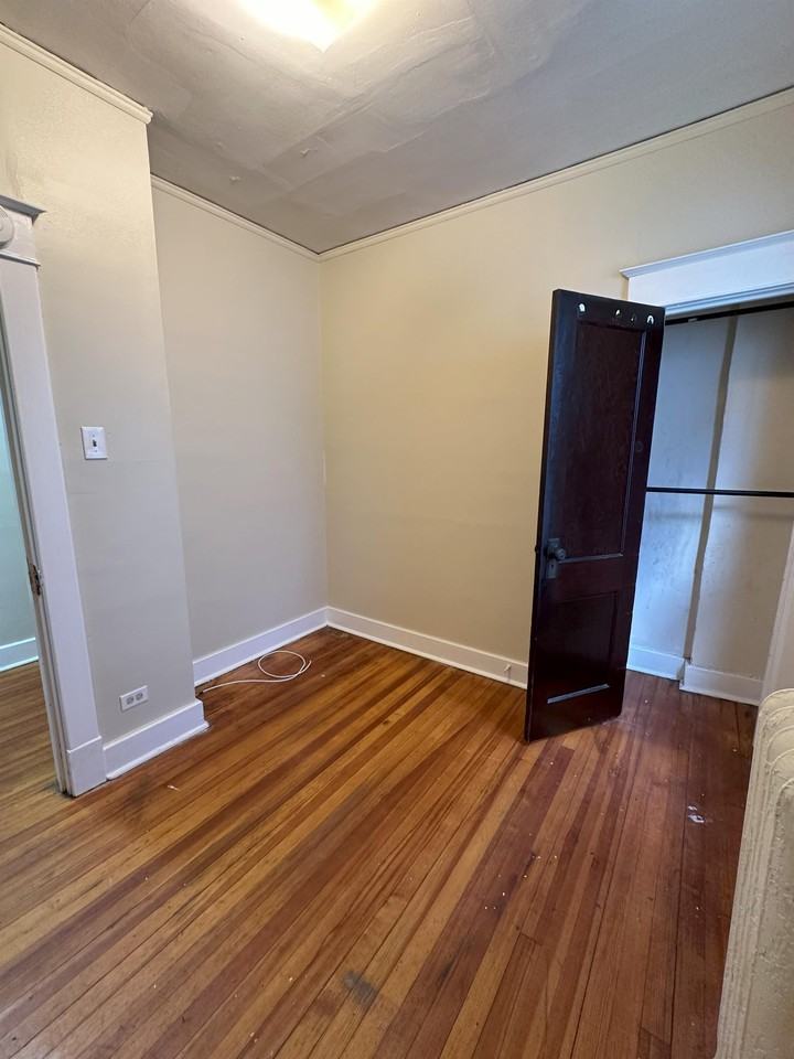 441 Ontario St #1 - Photo 4 of 17