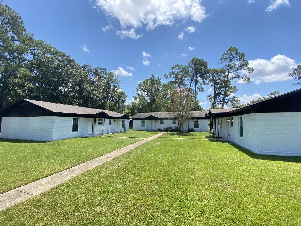 18272 Sidney Ave #4 - Photo 2 of 16