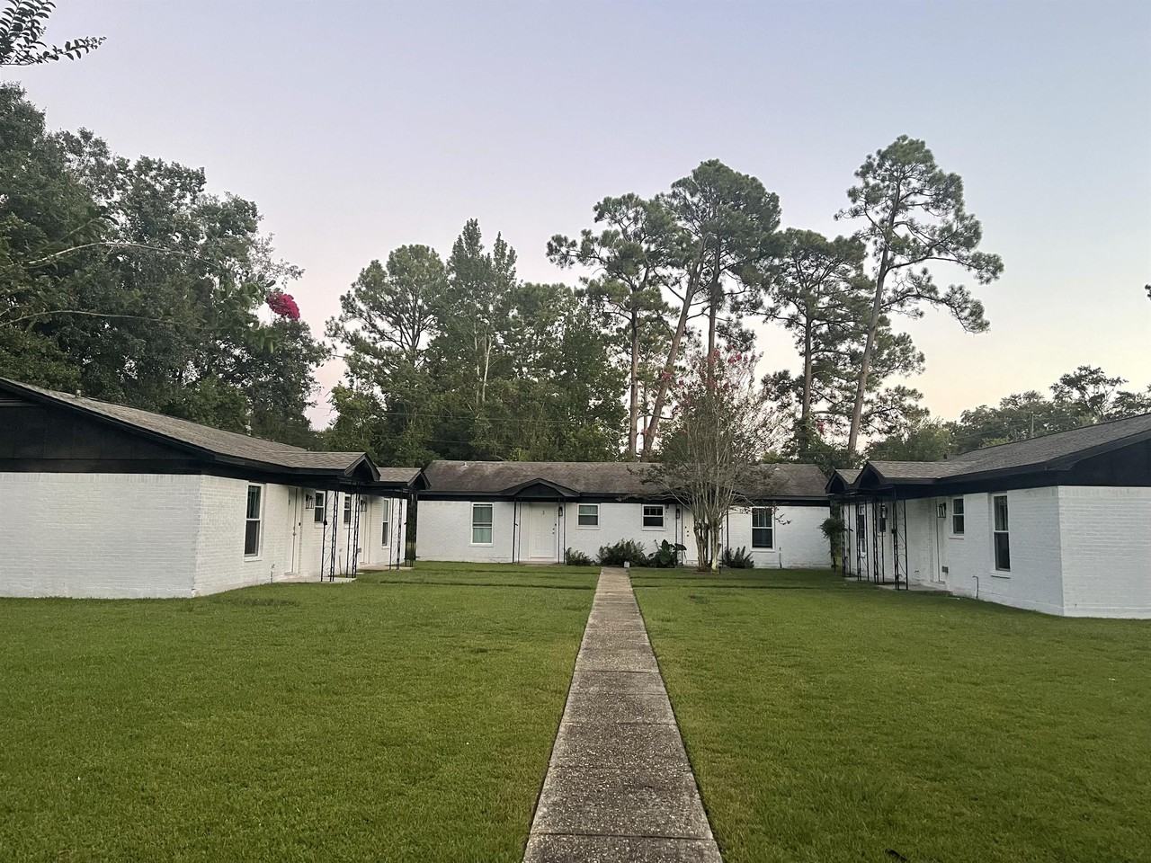 18272 Sidney Ave #4 - Photo 5 of 16