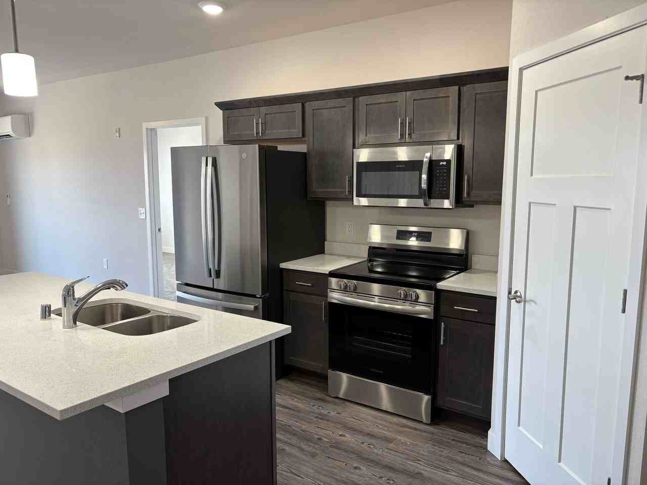 Brand new, state - Photo 2 of 33