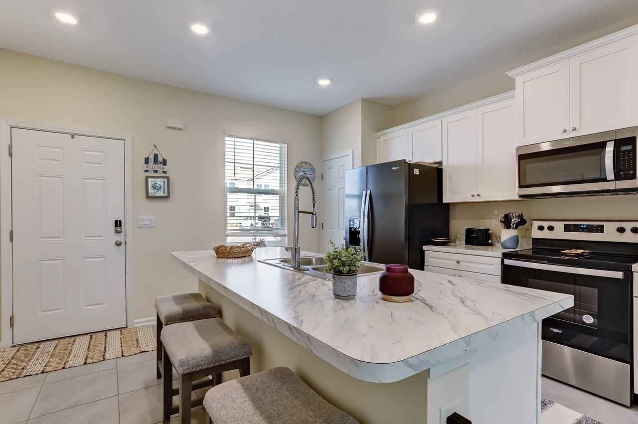 94 Red House Cir #1 - Photo 3 of 50