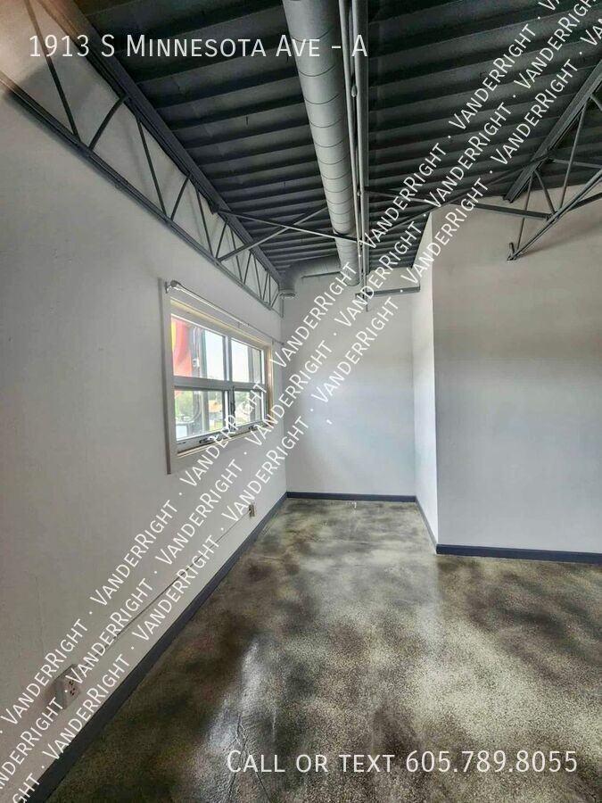 1913 S Minnesota Ave #A - Photo 5 of 20