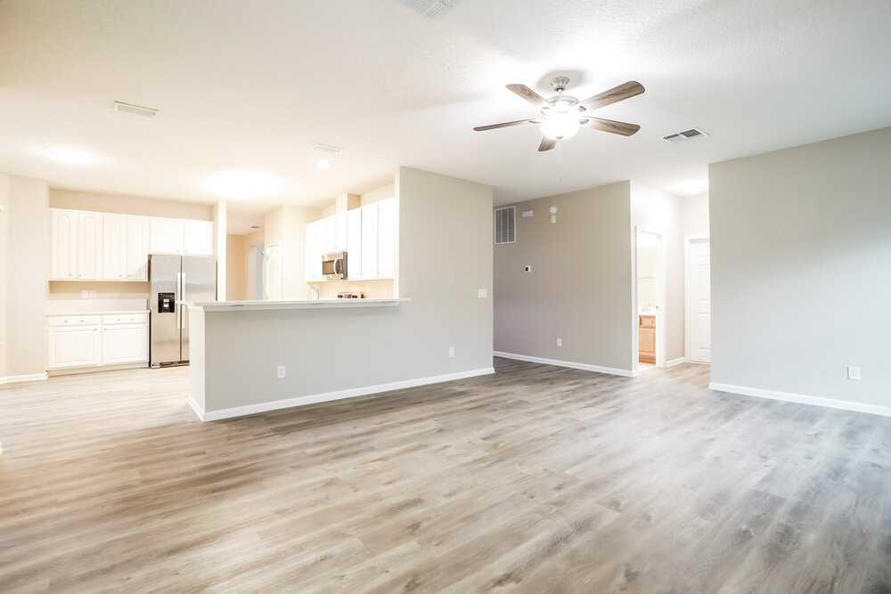 179 Greenfield Dr - Photo 5 of 17