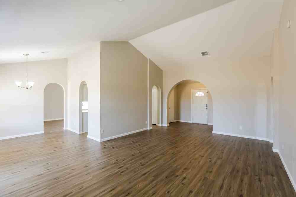 4626 N 106th Ave - Photo 3 of 16
