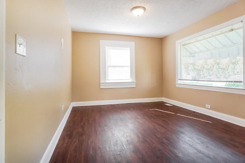 3004 Forestdale Blvd - Photo 5 of 16