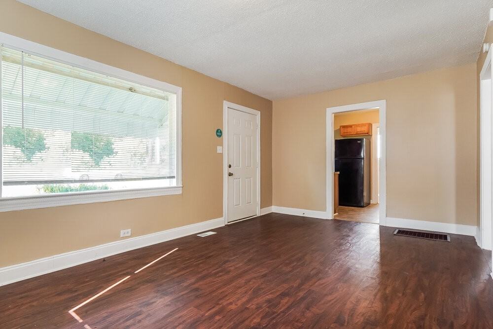 3004 Forestdale Blvd - Photo 6 of 16