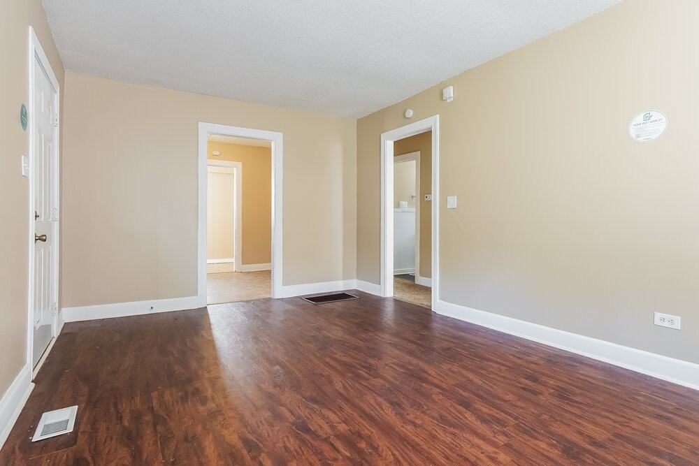 3004 Forestdale Blvd - Photo 7 of 16