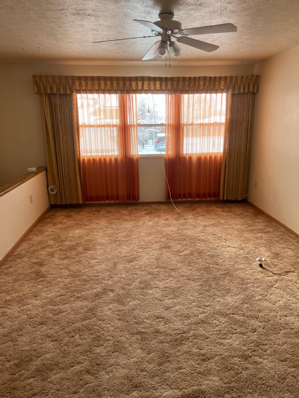 707 12th St W #B - Photo 5 of 10