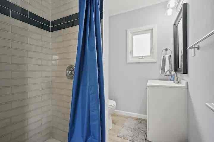 218 Channel Dr - Photo 3 of 10