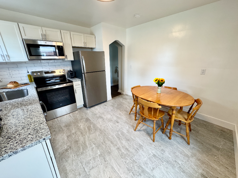 736 Maple Dr - Photo 3 of 20