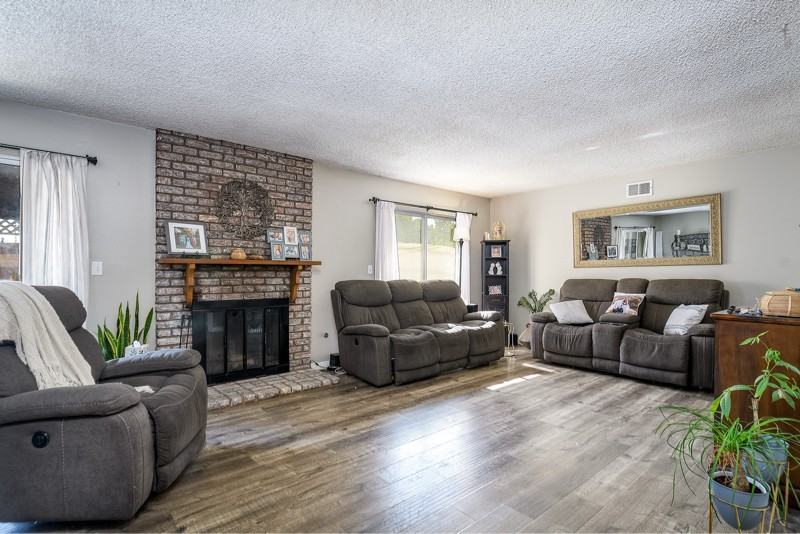 5403 Stevely Ave - Photo 3 of 14