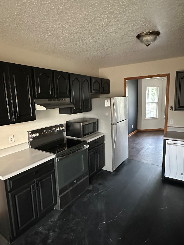 327 Turf Ln - Photo 3 of 9