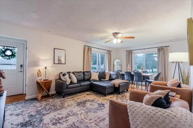 310 W Prairie St - Photo 3 of 19