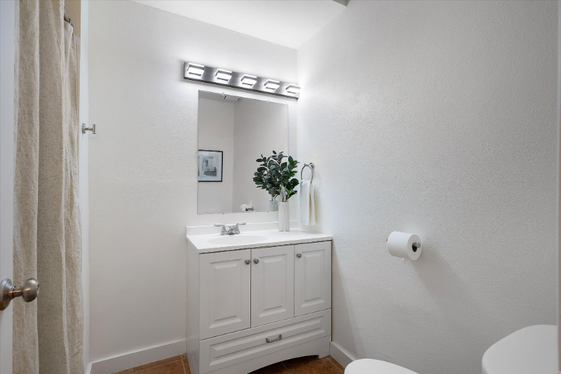 334 West Horseshoe Avenue - Photo 6 of 11