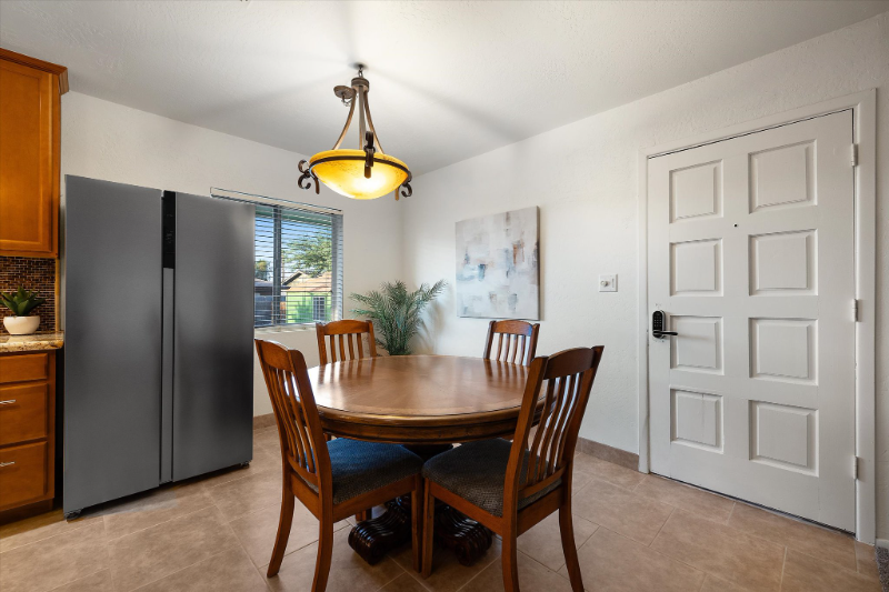 334 W Horseshoe Ave - Photo 4 of 11