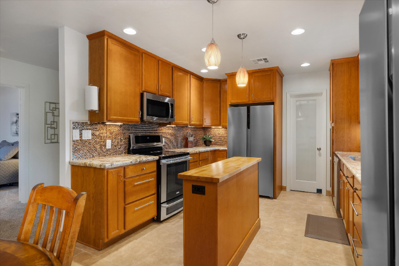 334 W Horseshoe Ave - Photo 5 of 11