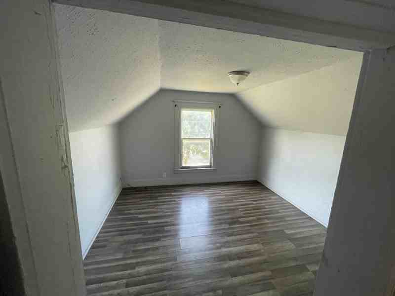 1634 Milburn Ave - Photo 3 of 6