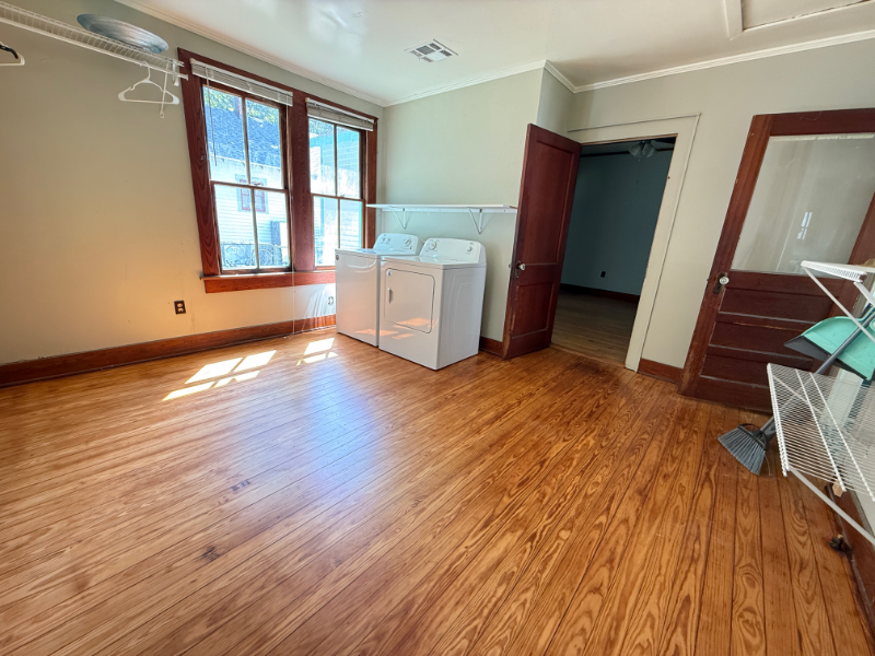 416 Voorhies Street - Photo 6 of 11