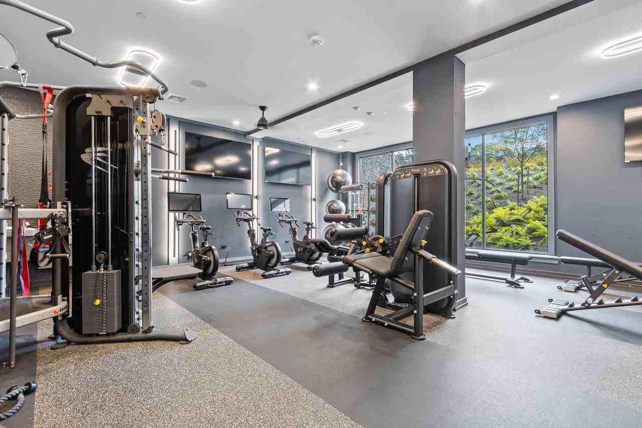 Presidential Gardens at Manchester - Photo 7 of 50