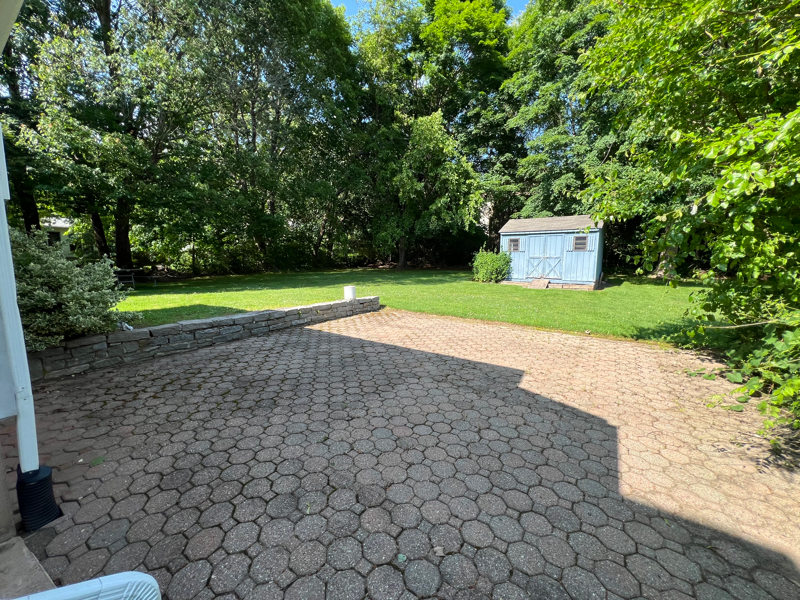 678 Bartholomew Rd #678 - Photo 3 of 20
