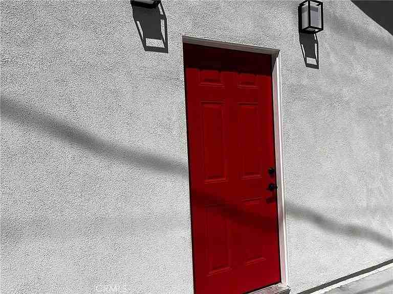 10717 Amestoy Ave - Photo 2 of 15