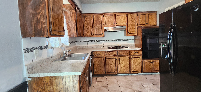 4708 Se 45th St - Photo 6 of 15