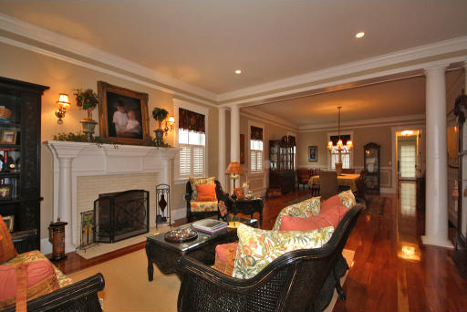 176 Waltham St - Photo 3 of 20