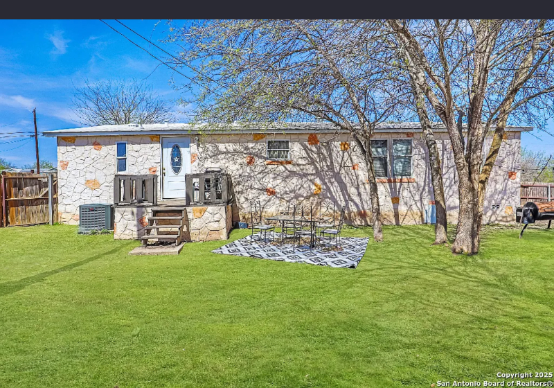 193 Country Ln - Photo 3 of 14