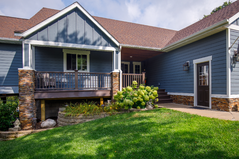 7600 Fallen Leaf Cir - Photo 2 of 20