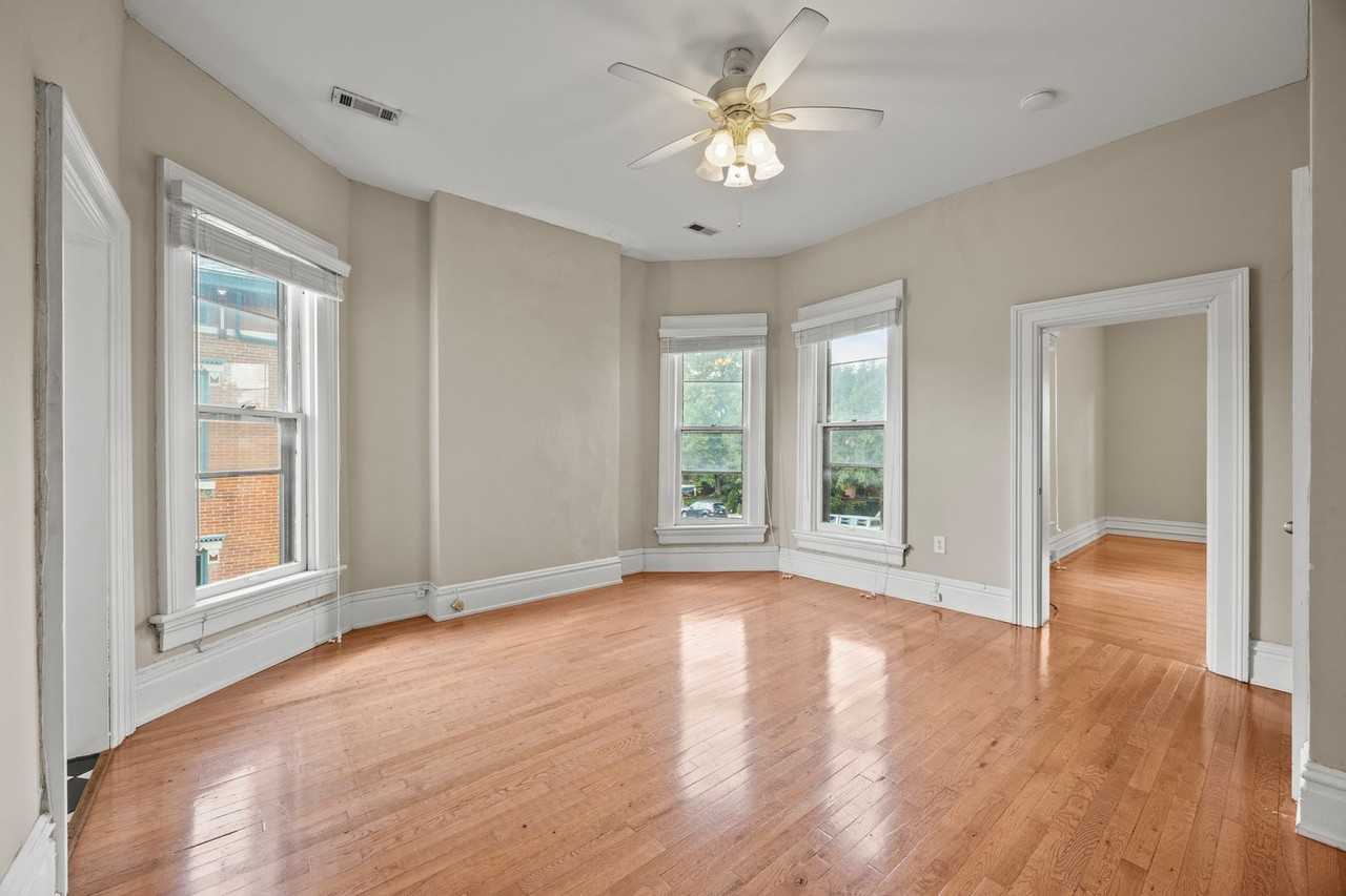 57 Smith Place - Photo 7 of 23