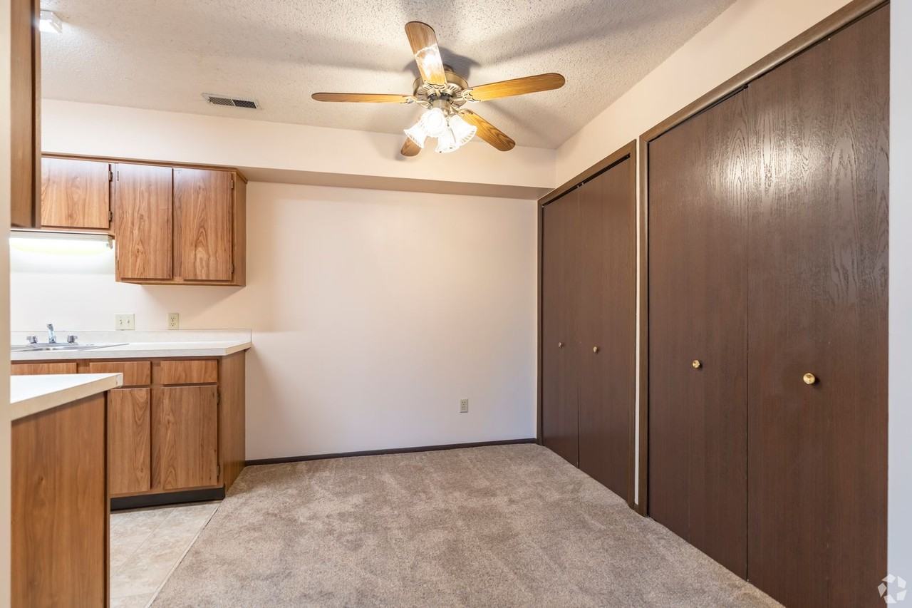 6215 Normandy Drive - Photo 3 of 8