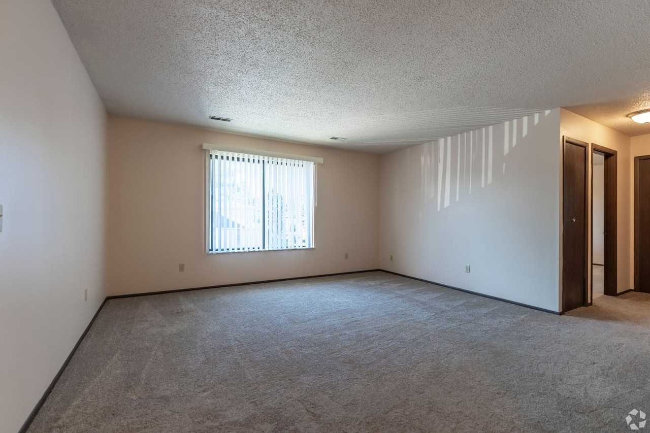 6215 Normandy Drive - Photo 4 of 8
