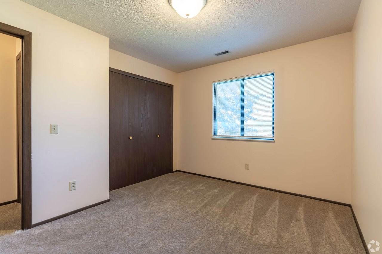 6215 Normandy Drive - Photo 7 of 8