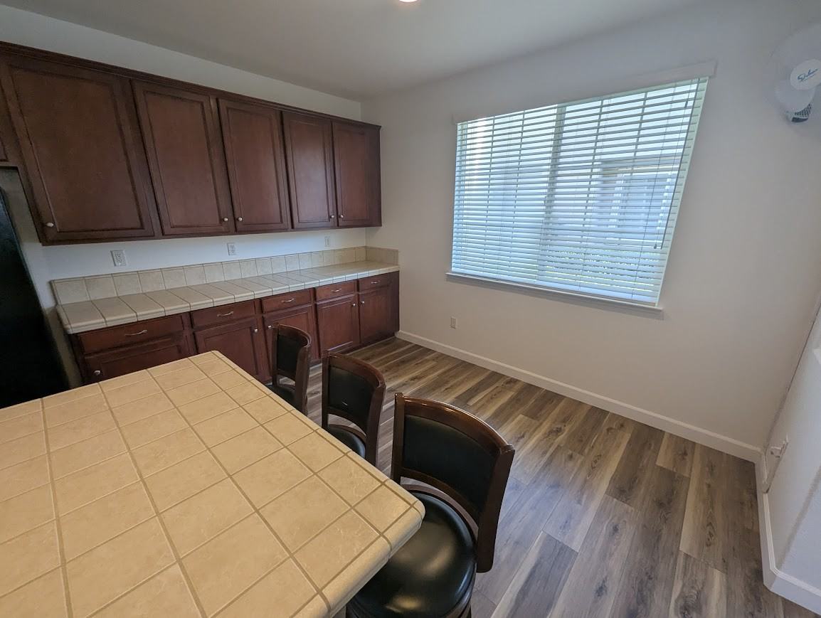 910 Sierra View Cir #2 - Photo 4 of 15