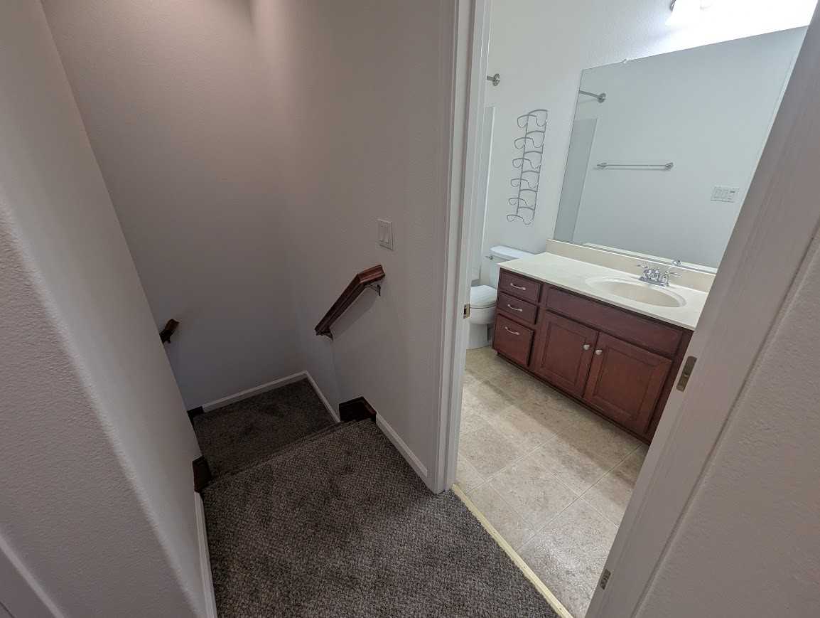 910 Sierra View Cir #2 - Photo 7 of 15