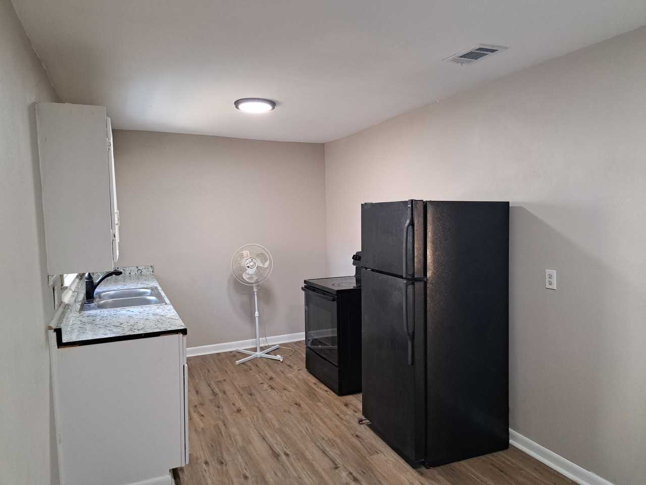 1430 W 5th Ave #NA - Photo 3 of 4