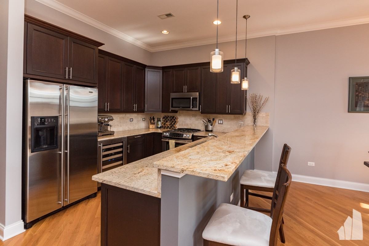 2901 N Halsted St #303 - Photo 6 of 10