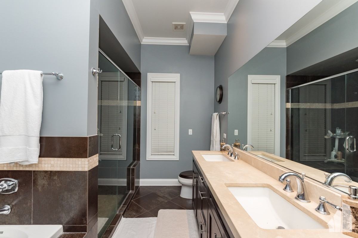 2901 N Halsted St #303 - Photo 7 of 10