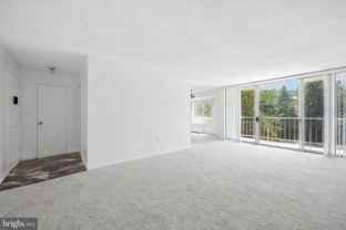 2500N N Van Dorn St #406 - Photo 1 of 1