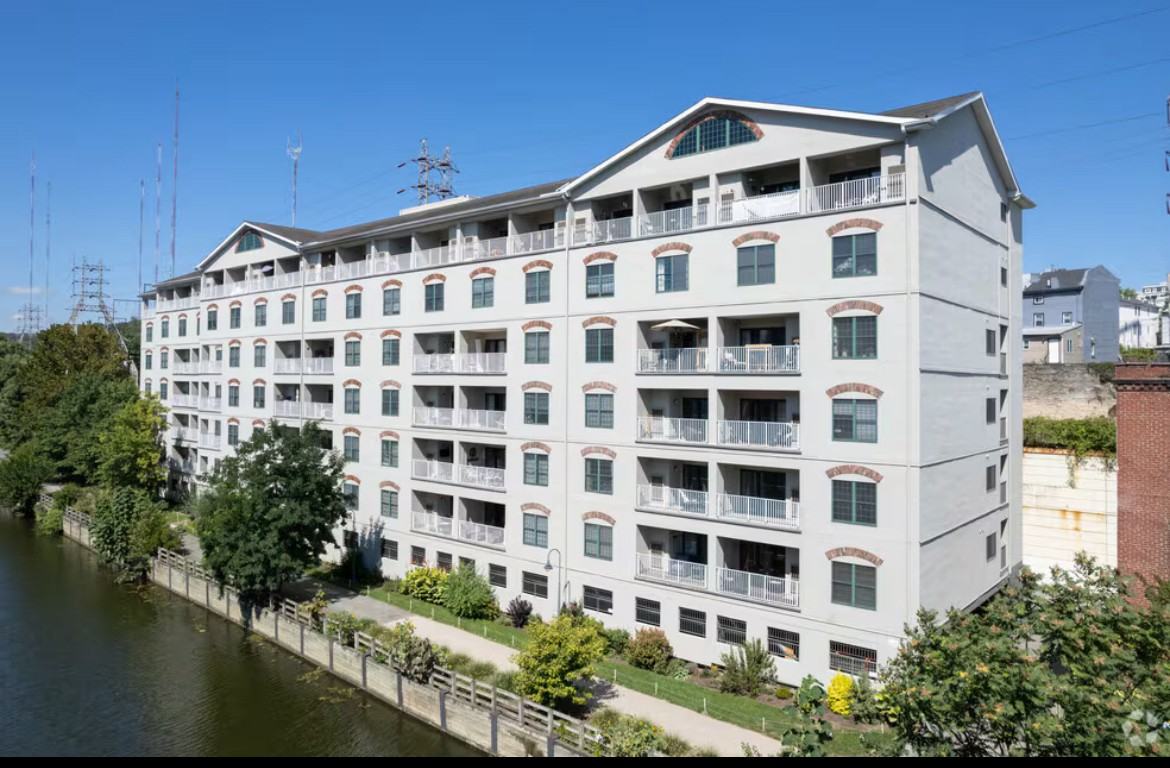 2 Leverington Ave #21