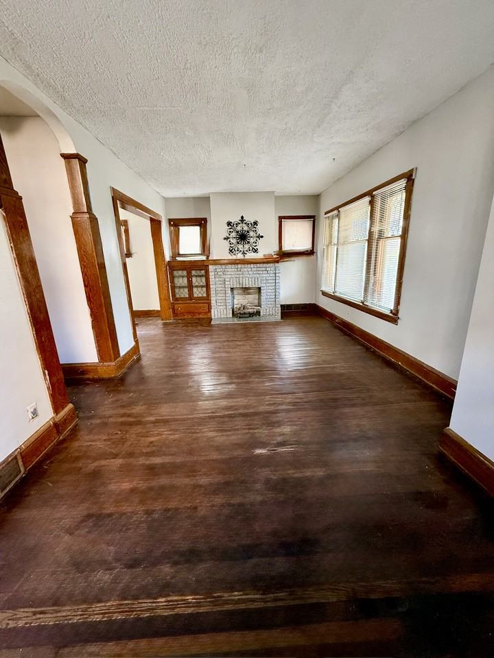 12312 Buckingham Ave #NA - Photo 3 of 8