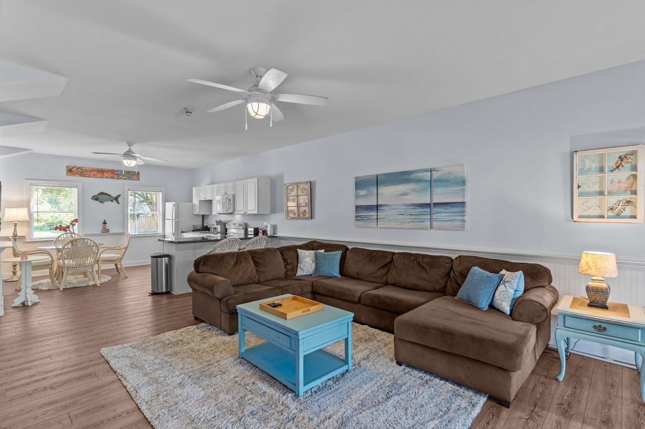 213 Gazebo Ct - Photo 4 of 41