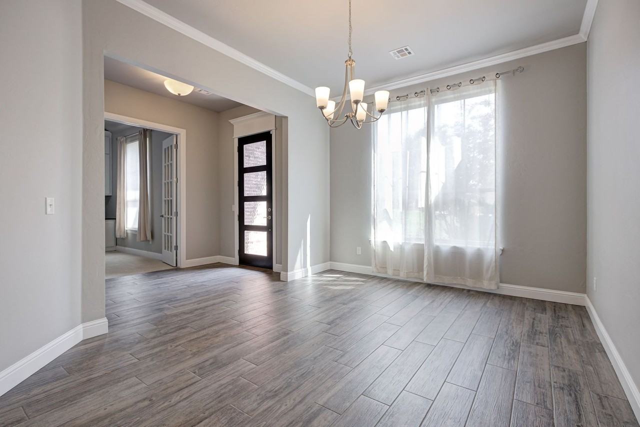 15121 Se 56th St - Photo 6 of 47