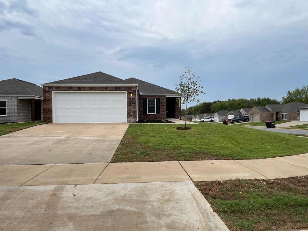 5365 Keystone Ave - Photo 4 of 21