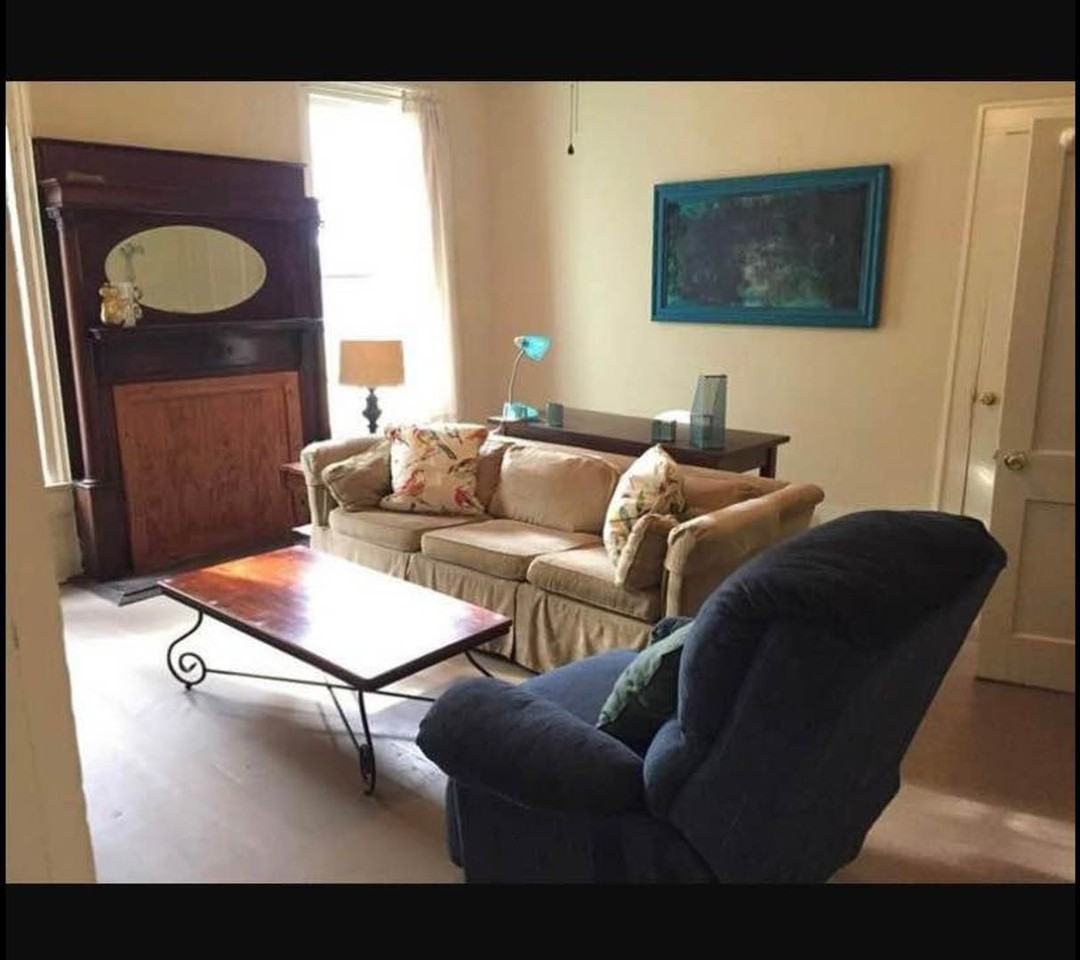 819 E Lee St Apt A - Photo 4 of 6